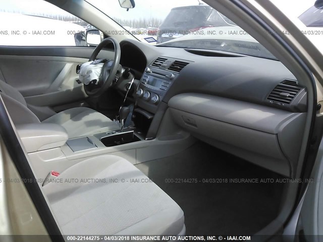 4T1BF3EK6BU723832 - 2011 TOYOTA CAMRY SE/LE/XLE Алтын фото 5
