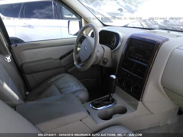 1FMEU64E06ZA24401 - 2006 FORD EXPLORER EDDIE BAUER WHITE photo 5