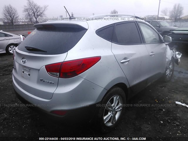 KM8JU3AC8AU109752 - 2010 HYUNDAI TUCSON GLS/LIMITED SILVER photo 4