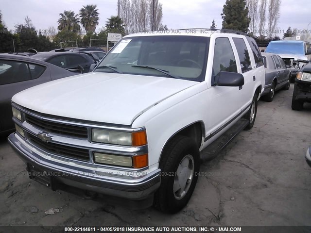 1GNEK13R5XJ390430 - 1999 CHEVROLET TAHOE K1500 WHITE photo 2