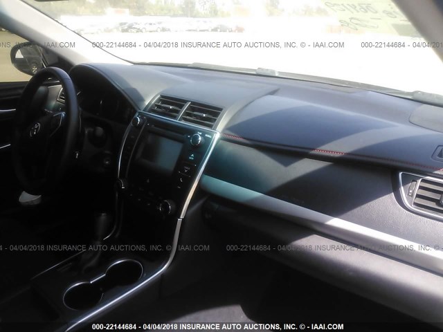 4T1BF1FK7FU065088 - 2015 TOYOTA CAMRY LE/XLE/SE/XSE BLACK photo 5