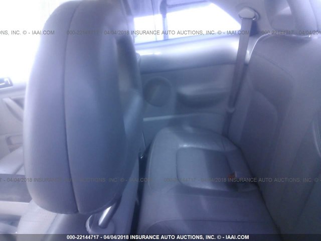 3VWDD21C12M411978 - 2002 VOLKSWAGEN NEW BEETLE GLX 银色 照片 8