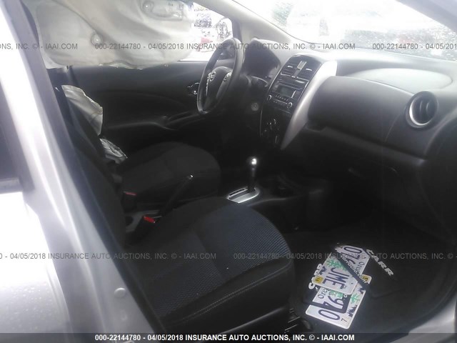 3N1CE2CP5FL415798 - 2015 NISSAN VERSA NOTE S/S PLUS/SV/SL/SR SILVER photo 5