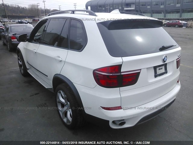 5UXZW0C57CL666576 - 2012 BMW X5 XDRIVE35D WHITE photo 3