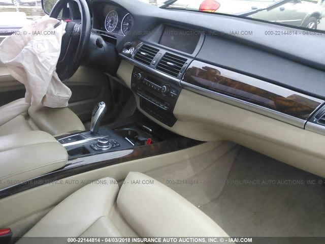 5UXZW0C57CL666576 - 2012 BMW X5 XDRIVE35D WHITE photo 5