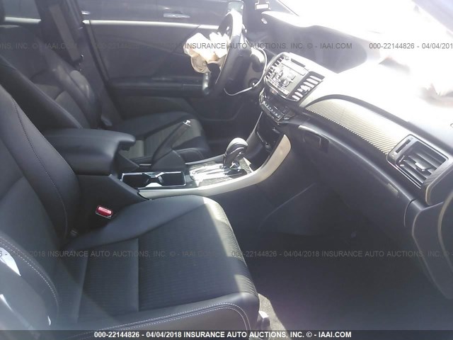 1HGCR2F5XHA156524 - 2017 HONDA ACCORD SPORT 银色 照片 5