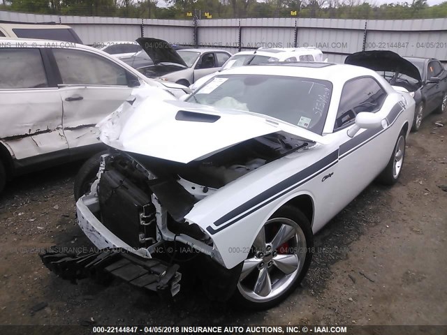 2C3CDZBT0FH744283 - 2015 DODGE CHALLENGER SXT PLUS WHITE photo 2