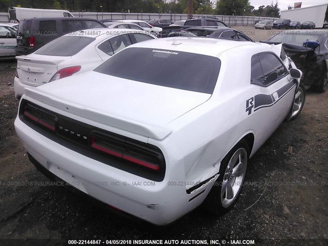 2C3CDZBT0FH744283 - 2015 DODGE CHALLENGER SXT PLUS WHITE photo 4