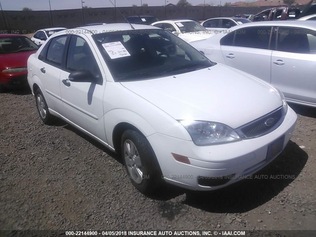 1FAFP34N87W242528 - 2007 FORD FOCUS ZX4/S/SE/SES WHITE photo 1