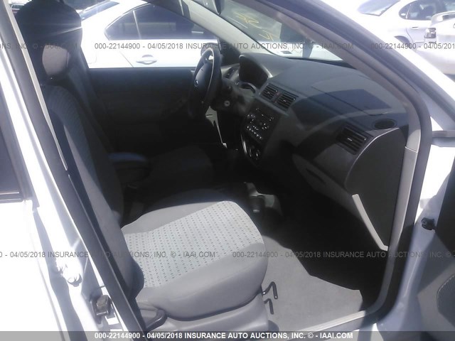 1FAFP34N87W242528 - 2007 FORD FOCUS ZX4/S/SE/SES 白色 照片 5