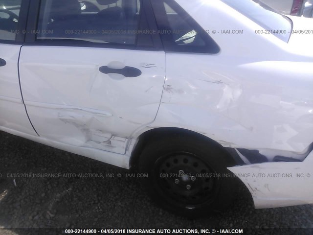 1FAFP34N87W242528 - 2007 FORD FOCUS ZX4/S/SE/SES WHITE photo 6