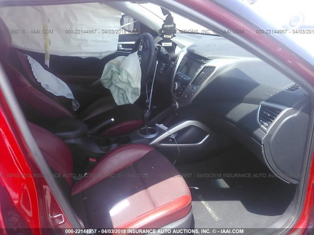 KMHTC6AD9DU143581 - 2013 HYUNDAI VELOSTER RED photo 5