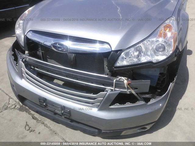 4S4BRCCC4B3401070 - 2011 SUBARU OUTBACK 2.5I PREMIUM SILVER photo 6