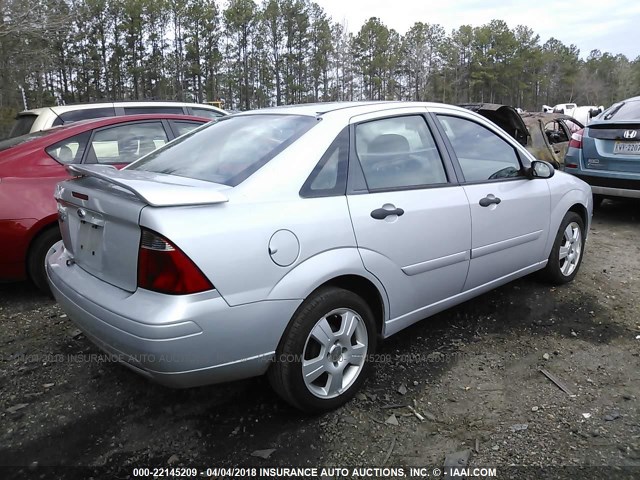1FAFP34N57W276264 - 2007 FORD FOCUS ZX4/S/SE/SES 银色 照片 4