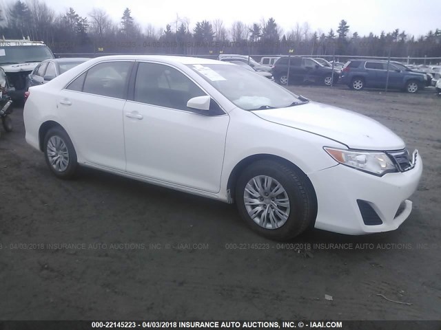 4T1BF1FK5CU527076 - 2012 TOYOTA CAMRY SE/LE/XLE თეთრი ფოტო 1