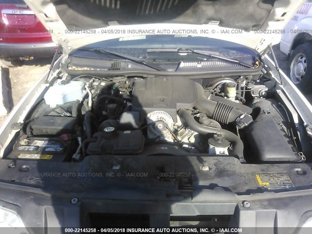 1LNHM81W44Y686930 - 2004 LINCOLN TOWN CAR EXECUTIVE/SIGNATURE Beyaz fotoğraf 10