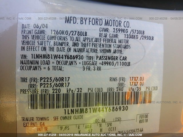 1LNHM81W44Y686930 - 2004 LINCOLN TOWN CAR EXECUTIVE/SIGNATURE Beyaz fotoğraf 9