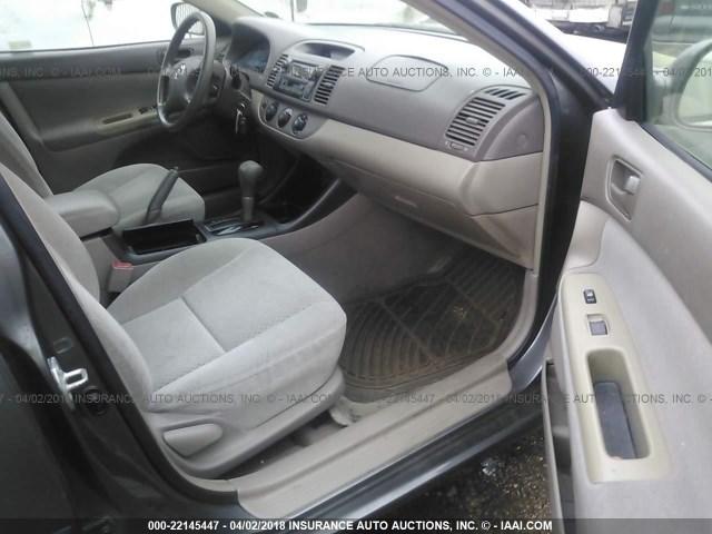 4T1BE32K13U748405 - 2003 TOYOTA CAMRY LE/XLE/SE 灰色 照片 5