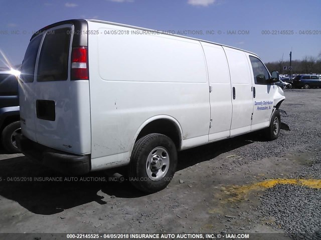 1GCWGGCA8E1122268 - 2014 CHEVROLET EXPRESS G2500  WHITE photo 4