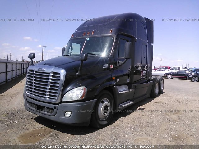 3AKJGLDR8DSFE7639 - 2013 FREIGHTLINER CASCADIA 125  BLACK photo 2