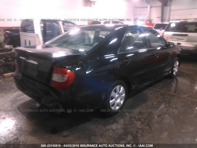 4T1BE32K42U024500 - 2002 TOYOTA CAMRY LE/XLE/SE BLACK photo 4