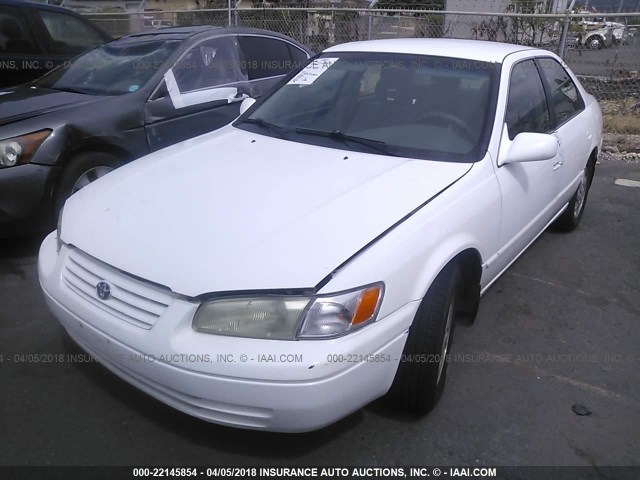 JT2BF22K7X0211619 - 1999 TOYOTA CAMRY LE/XLE WHITE photo 2