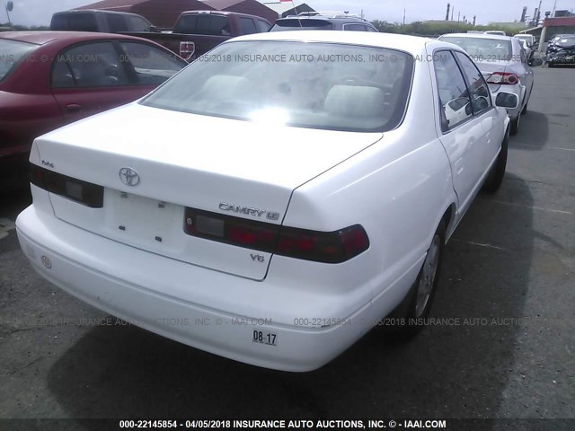 JT2BF22K7X0211619 - 1999 TOYOTA CAMRY LE/XLE Սպիտակ լուսանկար 4