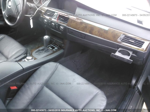 WBANF73536CG65437 - 2006 BMW 530 XI GRAY photo 5