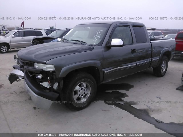 2GCEK19T3Y1382396 - 2000 CHEVROLET SILVERADO K1500 GRAY photo 2