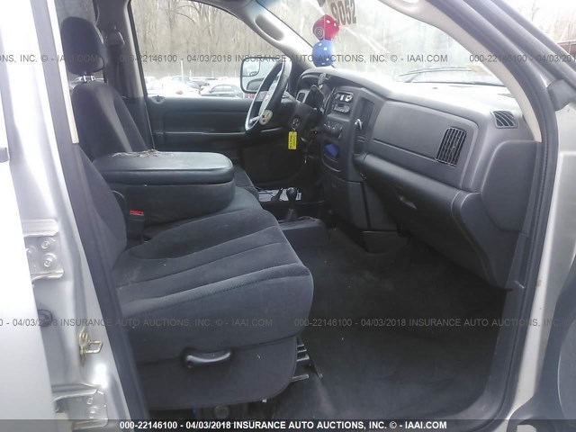 3D7KS28C65G712969 - 2005 DODGE RAM 2500 ST/SLT 银色 照片 5