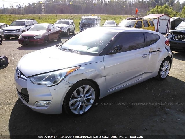 KMHTC6AD5DU155260 - 2013 HYUNDAI VELOSTER SILVER photo 2