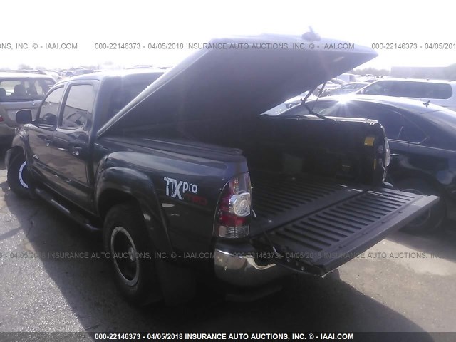 3TMJU4GN3BM122269 - 2011 TOYOTA TACOMA DOUBLE CAB PRERUNNER GRAY photo 3