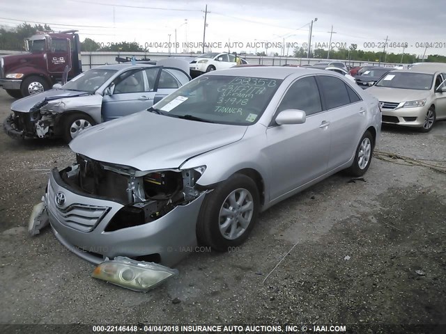 4T4BF3EK7BR107773 - 2011 TOYOTA CAMRY SE/LE/XLE SILVER photo 2