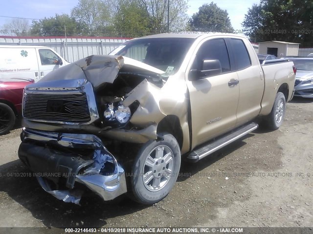 5TFRY5F15AX095175 - 2010 TOYOTA TUNDRA DOUBLE CAB SR5 GOLD photo 2