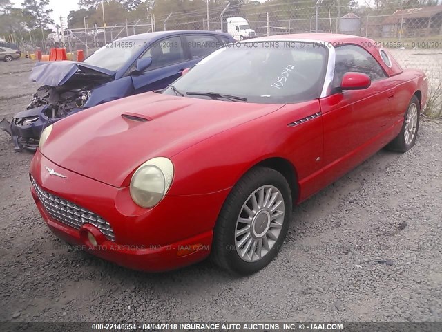 1FAHP60A34Y105042 - 2004 FORD THUNDERBIRD  RED photo 2