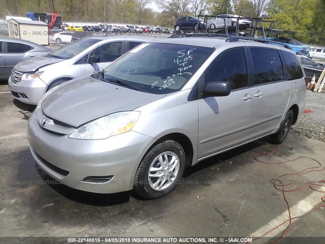 5TDZK23C88S188827 - 2008 TOYOTA SIENNA CE/LE SILVER photo 2