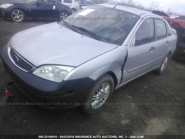 1FAHP34N07W221004 - 2007 FORD FOCUS ZX4/S/SE/SES 银色 照片 2