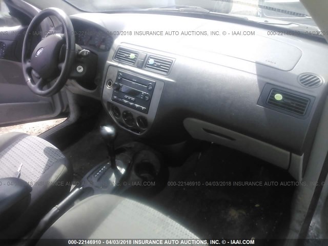 1FAHP34N07W221004 - 2007 FORD FOCUS ZX4/S/SE/SES 银色 照片 5