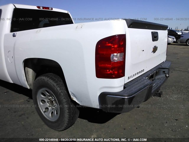 2GCEC19C771674337 - 2007 CHEVROLET SILVERADO C1500 WHITE photo 6