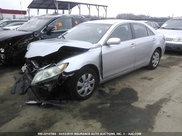4T1BE46K08U221186 - 2008 TOYOTA CAMRY CE/LE/XLE/SE SILVER photo 2
