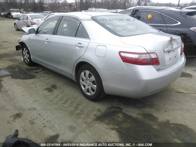 4T1BE46K08U221186 - 2008 TOYOTA CAMRY CE/LE/XLE/SE SILVER photo 3