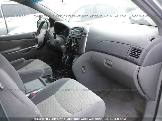 5TDZK23C39S277478 - 2009 TOYOTA SIENNA CE/LE SILVER photo 5