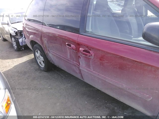 2D4GP44L77R186967 - 2007 DODGE GRAND CARAVAN SXT RED photo 6