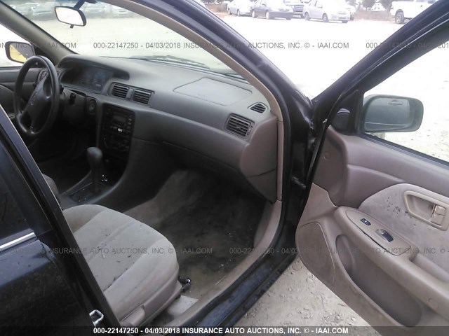 4T1BF28K3XU084287 - 1999 TOYOTA CAMRY LE/XLE BLACK photo 5