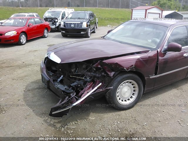 1LNHM81W2YY939071 - 2000 LINCOLN TOWN CAR EXECUTIVE RED photo 6