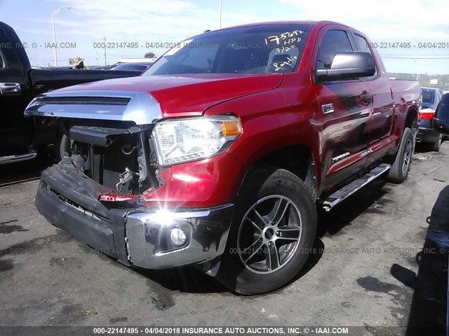 5TFRY5F19FX175697 - 2015 TOYOTA TUNDRA DOUBLE CAB SR/SR5 RED photo 2