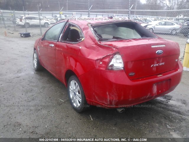 1FAHP33N78W102806 - 2008 FORD FOCUS SE/SEL/SES RED photo 3