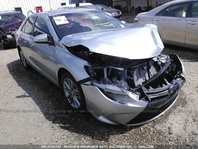4T1BF1FK1HU293512 - 2017 TOYOTA CAMRY LE/XLE/SE/XSE SILVER photo 1