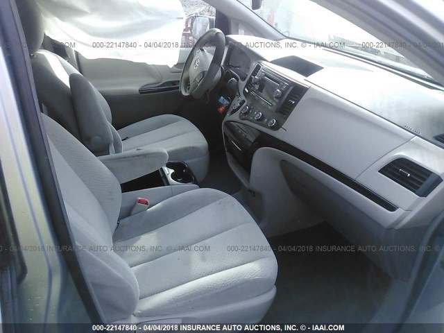 5TDKK3DCXCS243051 - 2012 TOYOTA SIENNA LE SILVER photo 5