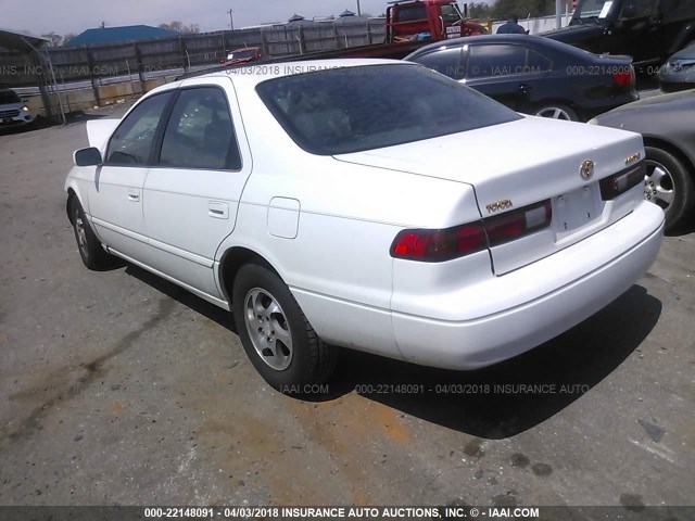 4T1BG22K5VU165987 - 1997 TOYOTA CAMRY CE/LE/XLE WHITE photo 3